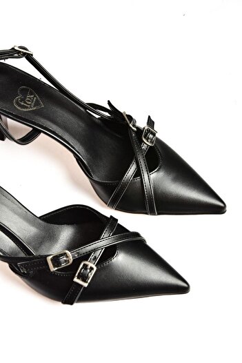 Fox Shoes S654071909 Černé krátké dámské boty na podpatku