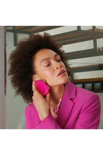 FOREO Bear Akıllı Microcurrent Yüz Sıkılaştırma Cihazı