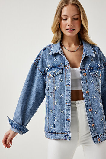Happiness İstanbul Women's Light Blue Pearl Embroidered Denim Jacket RV00168