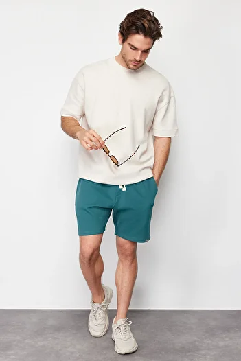 Trendyol Collection Βαμβακερό σορτς σμαραγδί με υφή - κανονική εφαρμογή TMNSS24SR00022