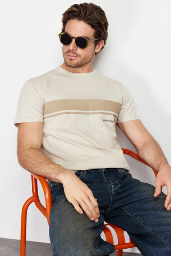 Trendyol Collection Tričko s krátkým rukávem ze 100% bavlny s pruhovaným potiskem - Crew Neck TMNSS24TS00059