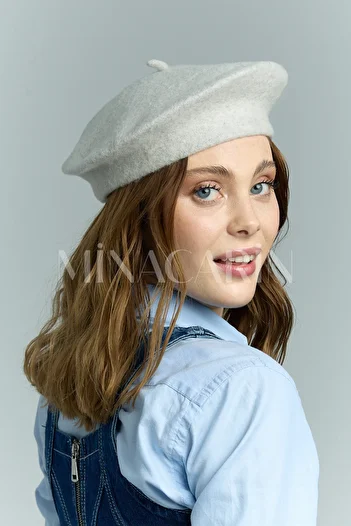 MinaCarin Gray French Painter Felt Beret