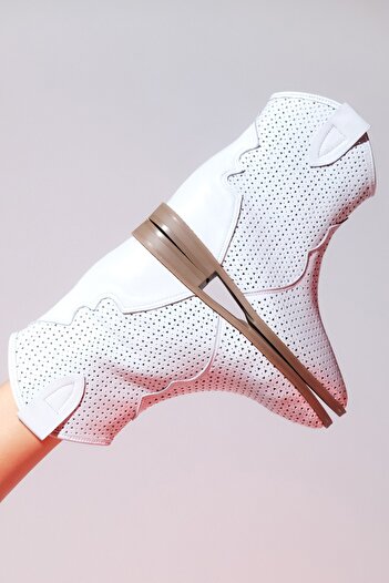 LuviShoes LOİVOS Білий колір Натуральна шкіра З отворами Жіночі боти з прихованим каблуком Літні боти