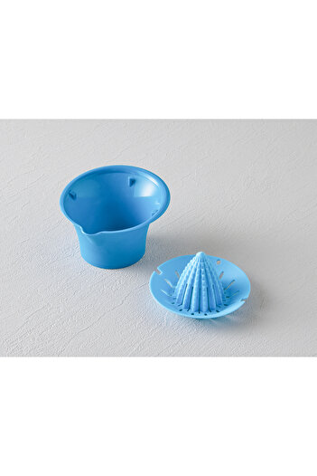 English Home Mini Squeezer Plastic Lemon Squeezer Blue