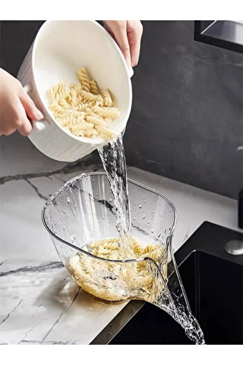 Bayev 2 Pieces Practical Kitchen Strainer Fruit Vegetable Washing Straining Strainer