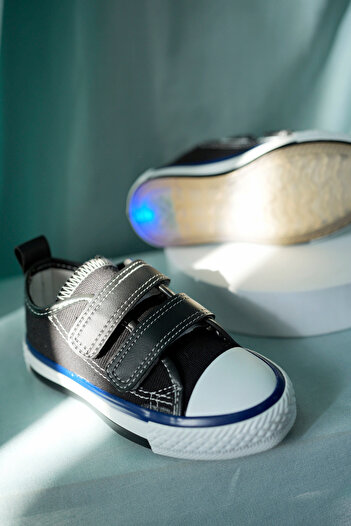 meyra'nın ayakkabıları Children's Lighted Black Sneakers