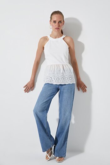 DeFacto Fitted Lace Detailed Sleeveless Blouse X6737az22sm