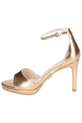 Buffalo sandals