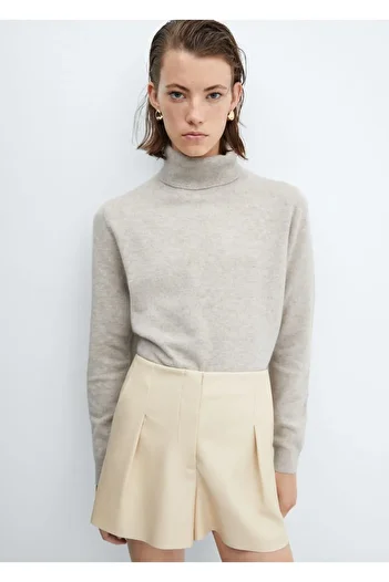 MANGO Woman Cuffed, mid-waisted shorts