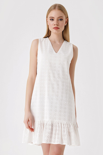 Bigdart 2391 V-Neck Scalloped Mini Dress - White