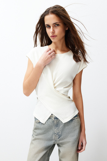 Trendyol Collection Ecru Cotton T-Shirt Look Blouse Twoss24Bz00266