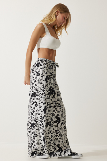 Happiness İstanbul Women's White Patterned Flowing Viscose Palazzo Trousers EN00606