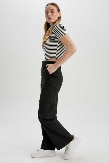 DeFacto Cargo Fit High Waist Straight Leg Trousers with Cargo Pockets A1572ax23sm