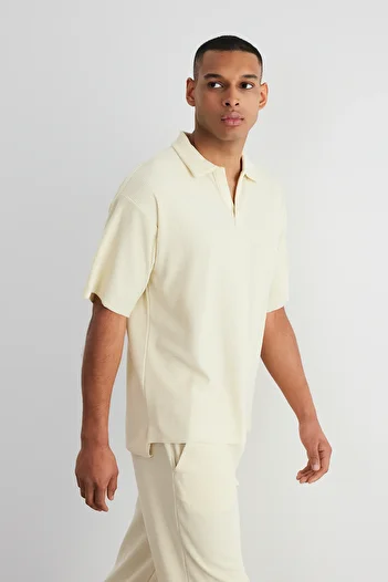 Trendyol Collection Tričko Ecru Ottoman Polo Collar – nemačkavé, široký střih, limitovaná edice TMNSS23PO00020