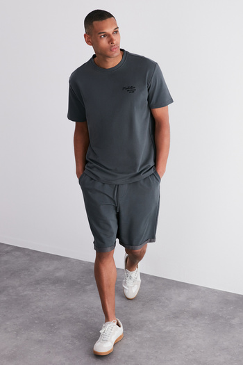 Trendyol Collection Σετ φόρμας Premium Anthracite Embroidered Oversize - TMNSS24EM00002