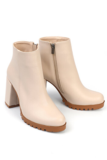 Capone Outfitters Round Toe Trac Sole Medium Heeled Women's Boots