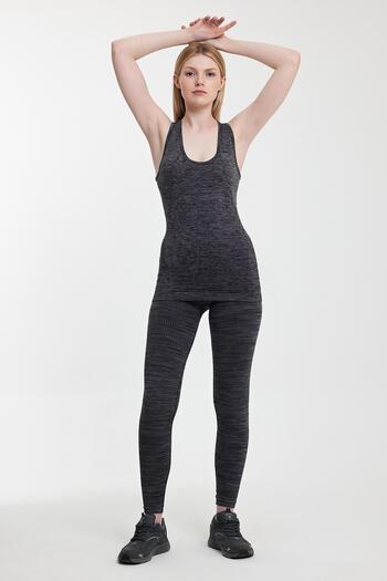 Penyelux Women's Seamless Fitness Seamless Chest Detailed Athlete Undershirt Black