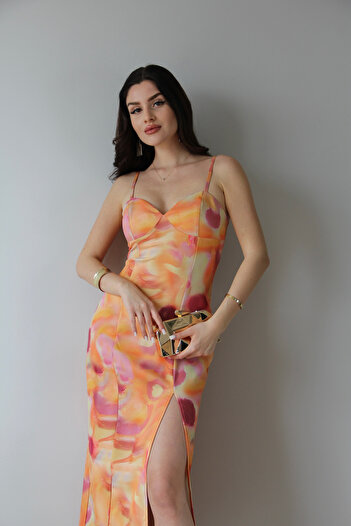Julidress Julidress Kadın Çok Renkli Batik Desenli Askılı Yırtmaçlı Midi Elbise