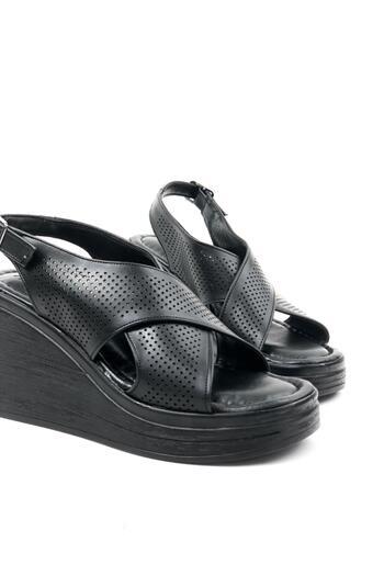 bescobel Women's Black Vender High Heel Platform Orthopedic Sole Sandals