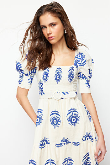 Trendyol Collection Μπλε μοτίβο τετράγωνο λαιμόκοκκο λινό look ζωσμένο Midi υφαντό φόρεμα TWOSS24EL00779