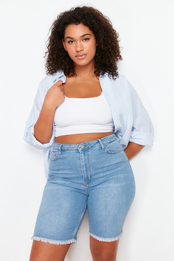 Trendyol Curve Blue Leg Tassel Detailed Stretchy Skinny Denim Shorts TBBSS24AP00012