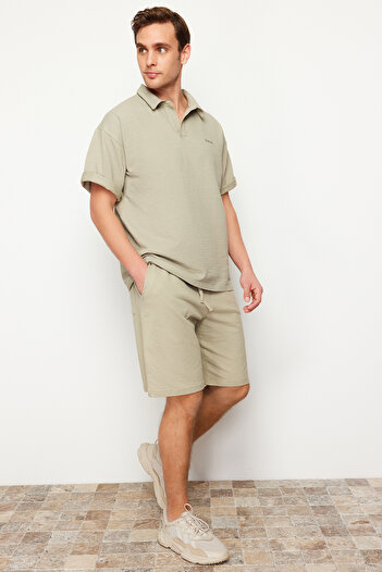 Trendyol Collection Pletené pohodlné šortky Oversize Stone Color - TMNSS24SR00051
