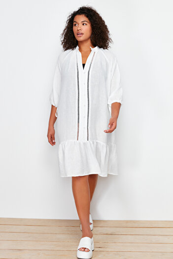 Trendyol Curve V-Neck White Beach Dress - Flounce Skirt and Button Detail TBBSS24AH00100