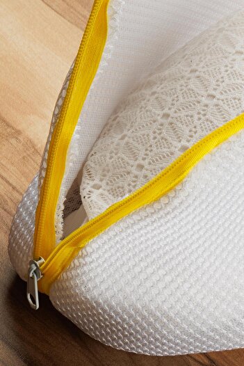 Hayveys Bra, Underwear, Socks Washing Net Zippered White Bag