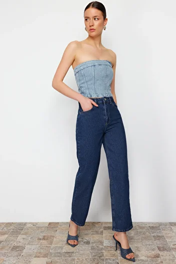 Trendyol Collection Sötétkék, magas derekú, egyenes farmernadrág TWOSS24JE00290