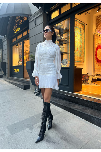 1Moda1Tarz Γυναικείο φόρεμα με λευκό γιακά με μανίκια και πιέτες με δαντέλα με λεπτομέρεια με φόδρα με ζώνη