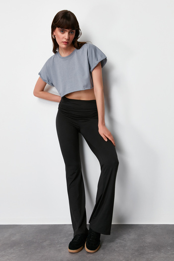 Trendyol Collection Μαύρο μαλακό ύφασμα μέσης λεπτομερές Flare/Ισπανικό παντελόνι ποδιών TWOSS24PL00120