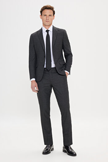 ALTINYILDIZ CLASSICS Erkek Antrasit Ekstra Slim Fit Dar Kesim Kırlangıç Yaka Çizgili Takım Elbise