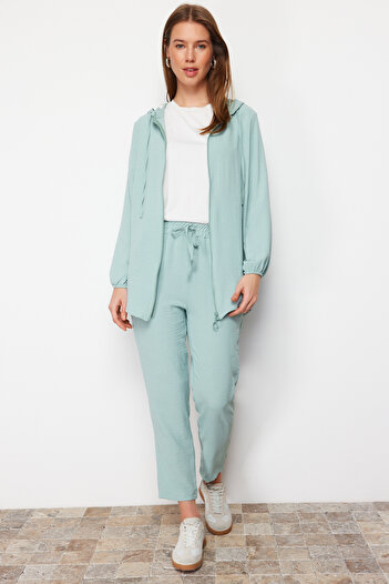 Trendyol Modest Menta kapucnis cipzáras aerobin kardigán-nadrág szövésű szett TCTSS22US0026