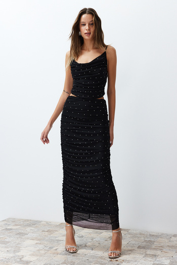 Trendyol Collection Černá lesklá pletená dlouhá sukně TPRSS24ET00008