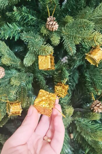 PEKSHOP 12'li Gold Kozalak Hediye Paketi Davul Şekilli Minik 3cm Yılbaşı Ağaç Süsleri