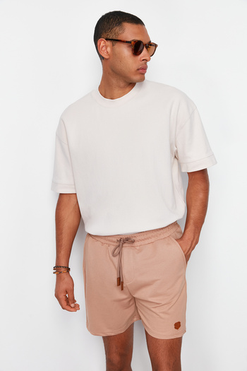 Trendyol Collection Βιζόν κοντό μήκος PU σορτς - Λαστιχένια μέση, κορδόνι, ετικέτα TMNSS22SR0403