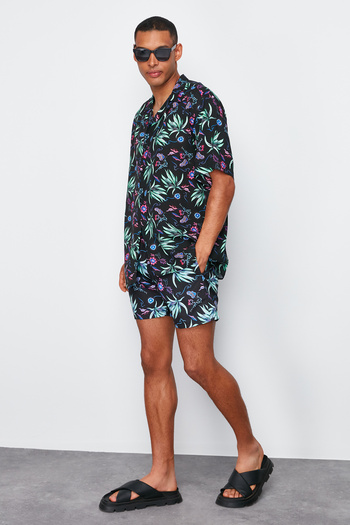 Trendyol Collection Oversize Purple Patterned Viscose Shirt - Short Sleeve, Loose Summer, Tmnss24go00053