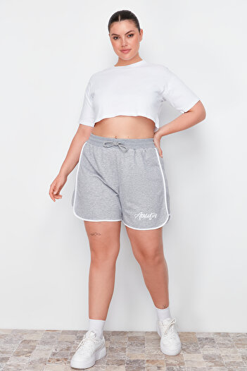 Trendyol Curve Plus Size Gray Knitted Shorts - Slogan Print and Piping Detail Tbbss24Ap00028