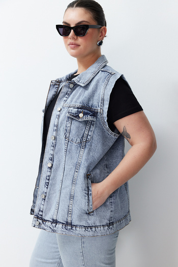 Trendyol Curve Light Blue Denim Vest TBBSS24BH00004