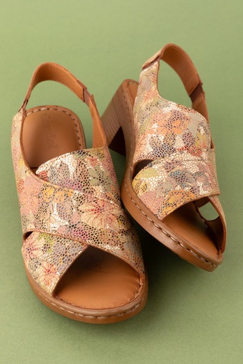 Gondol Genuine Leather Short Heeled Cross Sandals iz.9502