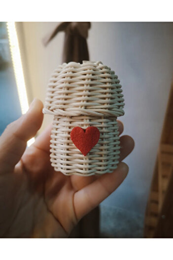 His Art Workshop Little Heart Rattan Basket