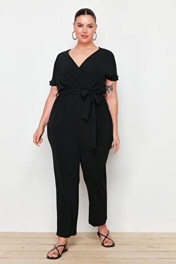Trendyol Curve Schwarzer Overall mit Gürtel TBSSS22TU0160