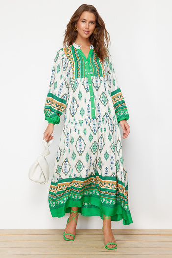 Trendyol Modest Φόρεμα με πράσινο λουλουδάτο υφασμένο βισκόζη TCTSS24EB00234