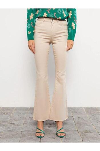 LC Waikiki Slim Fit Straight Gabardine Women's Trousers (W2)