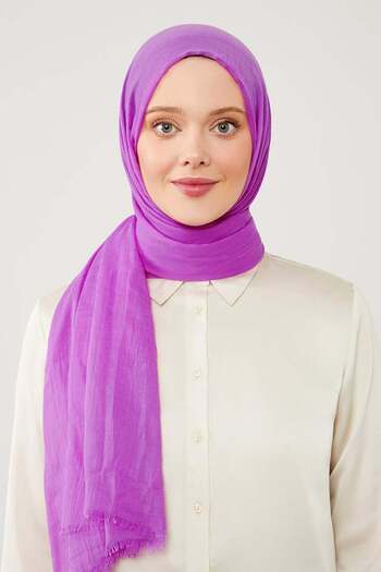 Levidor Fuchsia Wrinkled Fabric Hawaiian Shawl
