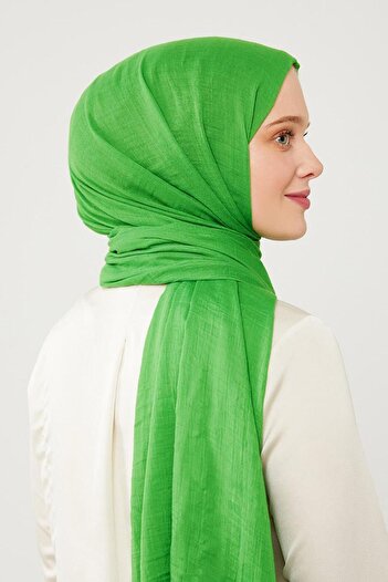 Levidor Green Wrinkled Fabric Hawaiian Shawl