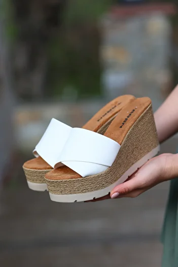 Madam Tarz Papuci de zi cu talpă Donald Wedge 9 Cm