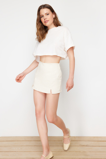 Trendyol Collection Ecru Slit Detailed High Waist Shorts Skirt TWOSS24SR00107