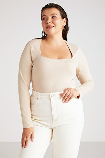 ETHIQUET Aadabb Γυναικεία Plus Size Slim Fit Slim fit Body που αγκαλιάζει τετράγωνο λαιμό μακρυμάνικη μπλούζα σε μπεζ συν μέγεθος
