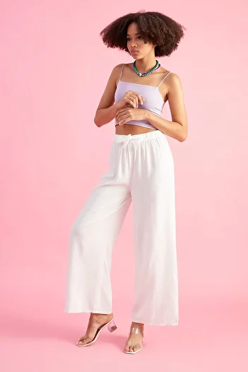Bukamiss Women's White Woven Trousers